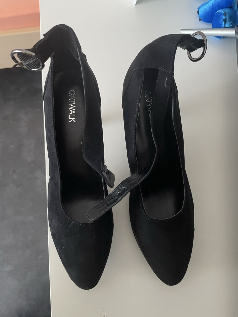 Damenschuhe: Schuhe – Neu (gemäss Beschreibung) aus Gossau ZH von Lavinia07