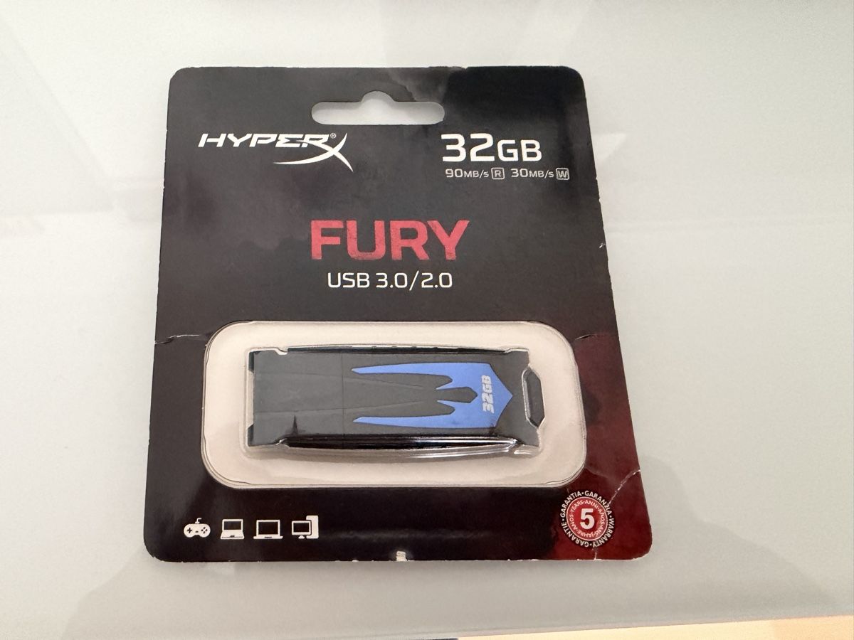 Componenti elettronici: Hyper Fury 32gb – Nuovo e nell'imballaggio originale da Uznach venduto da enrico06