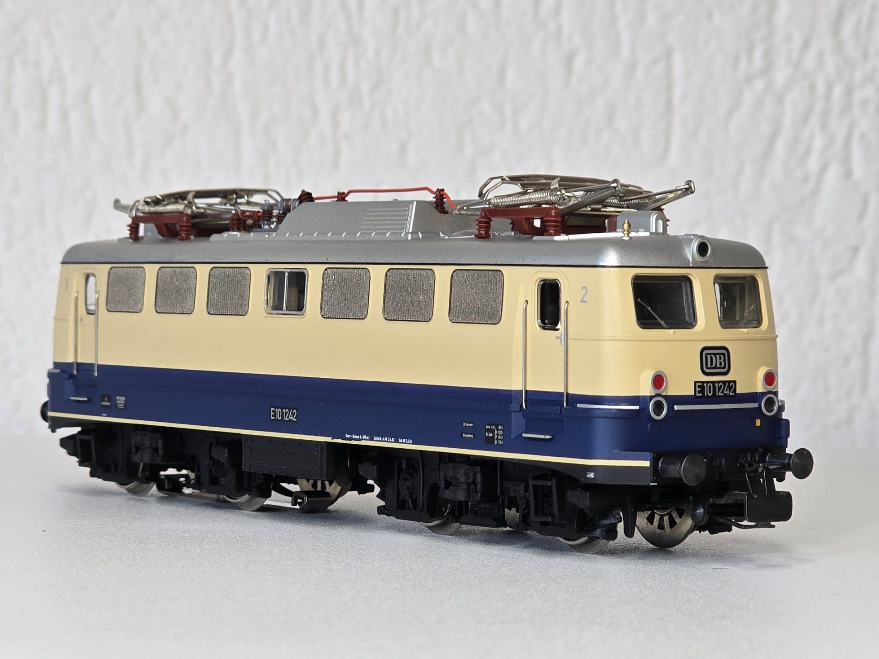 Märklin Modelleisenbahnen: Märklin 30390, DB, E10, BR E 10.1242, MFX Digital, Vitrine – Neu (gemäss Beschreibung) aus Kloten von Nicola2 7