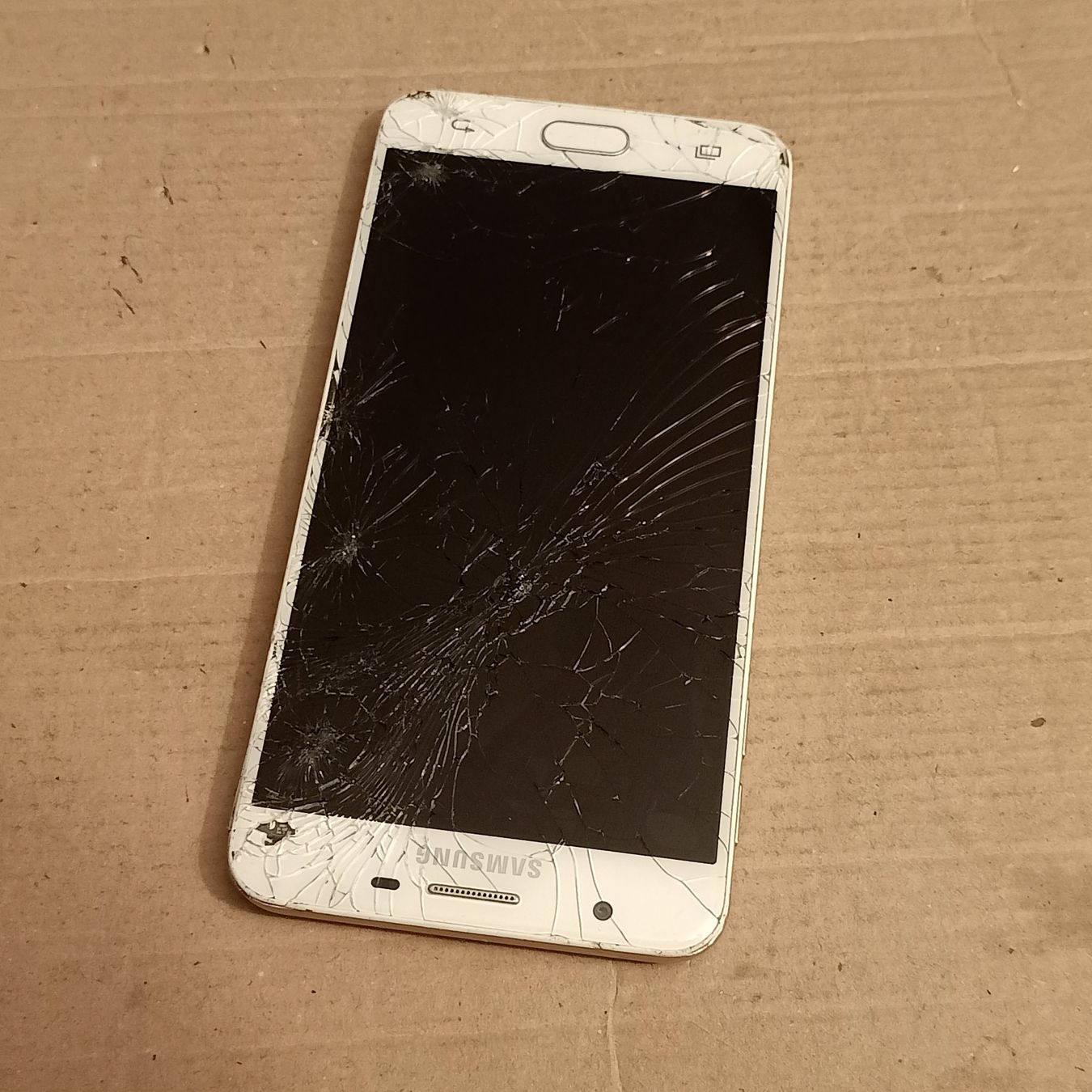 Samsung Telefoni cellulari / Smartphones: Android Samsung Galaxy J7 Prime, G610F Defektes Touchscreen – Difettoso da Winterthur venduto da Opusco 1