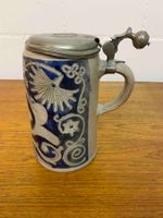 Schöner Bierkrug / Bierhumpen mit Zinndeckel blau