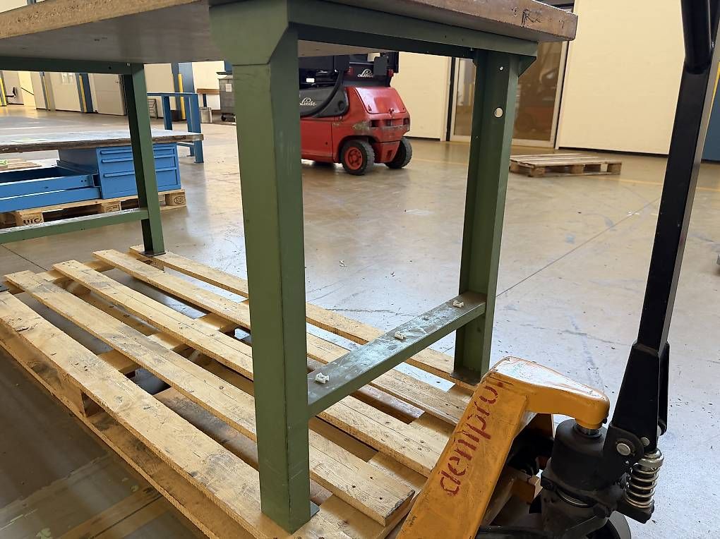 Lista Banchi da lavoro: Lista Werkbank 200x80x90cm – Usato da Necker venduto da liq24 2
