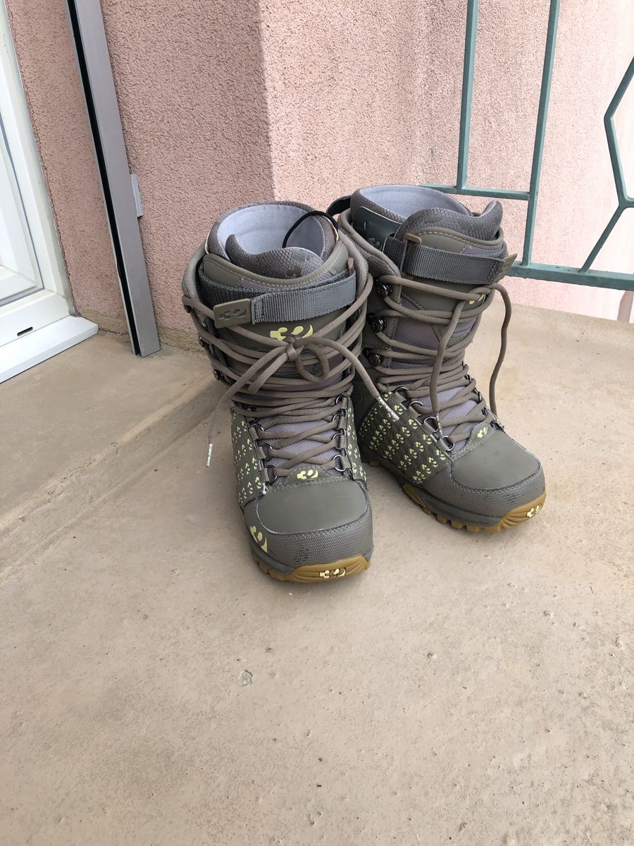 Chaussures hommes: Thirty Two Snowboard Schuhe – D'occasion à Fribourg par ann_l9b7
