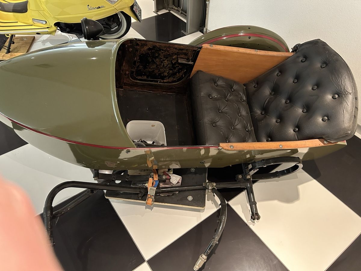 Seitenwagen: Seitenwagen Harley Davidson – Defekt aus Rorbas von Phimaro 1