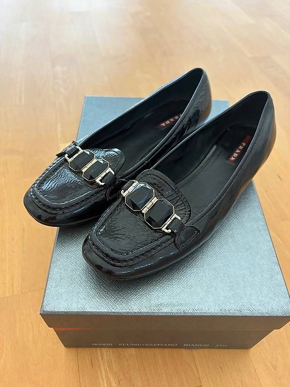 Prada Damenschuhe: Prada Loafers schwarz Gr 38 – Gebraucht aus Züberwangen von biene_83