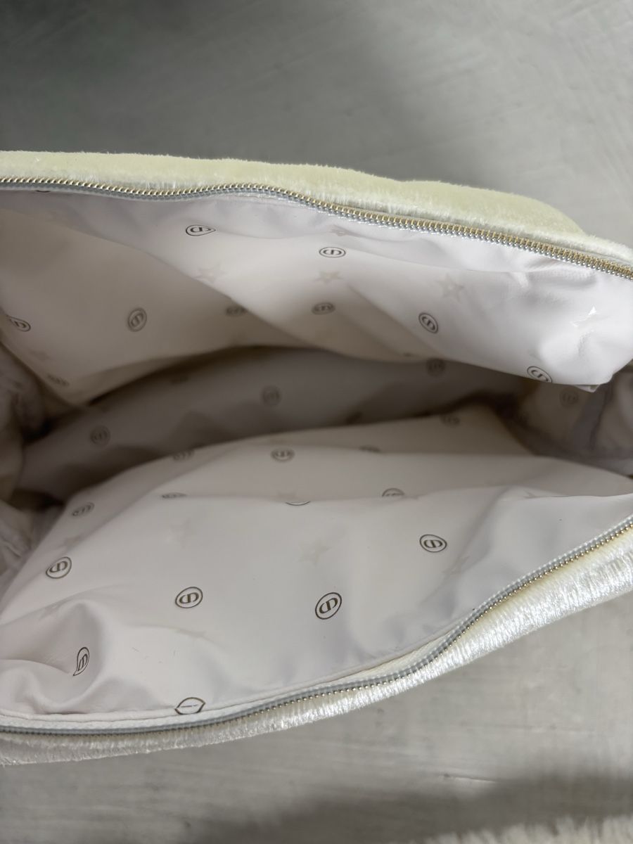 Dior Custodie per cosmetici: Dior Necessaire Perle – Nuovo (secondo la descrizione) da Steinmaur venduto da aly_mhs6 4
