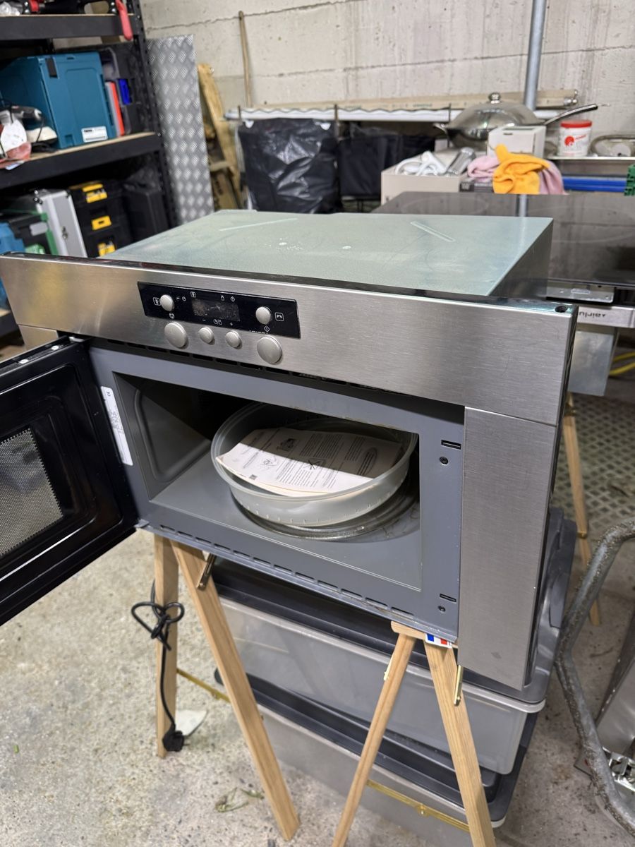 Whirlpool Forni: Einbau Mikrowelle mit Backfunktion – Usato da Biel/Bienne venduto da Otilla 2