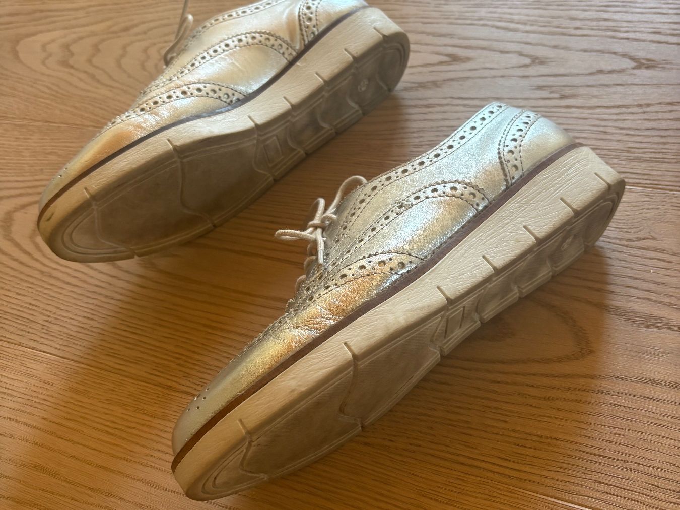 Damenschuhe: Silberne Schuhe Grösse 39 – Gebraucht aus Langnau am Albis von mha_2mts 2