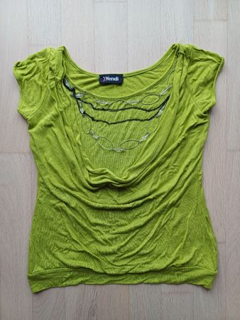 Shirt mit angemachter Kette von Yendi