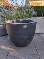 Blumenschale aus Kunststoff