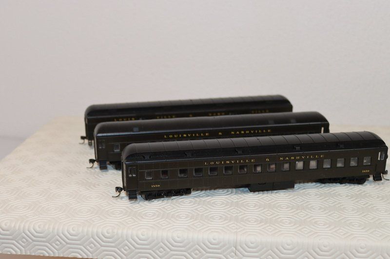 Modellini di ferrovie: 3 US Wagen ( 666 ) – Usato da Kerzers venduto da Winu64
