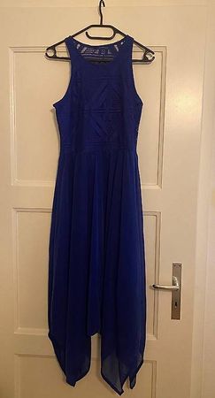 Sommerliches, blaues Kleid mit Spitze