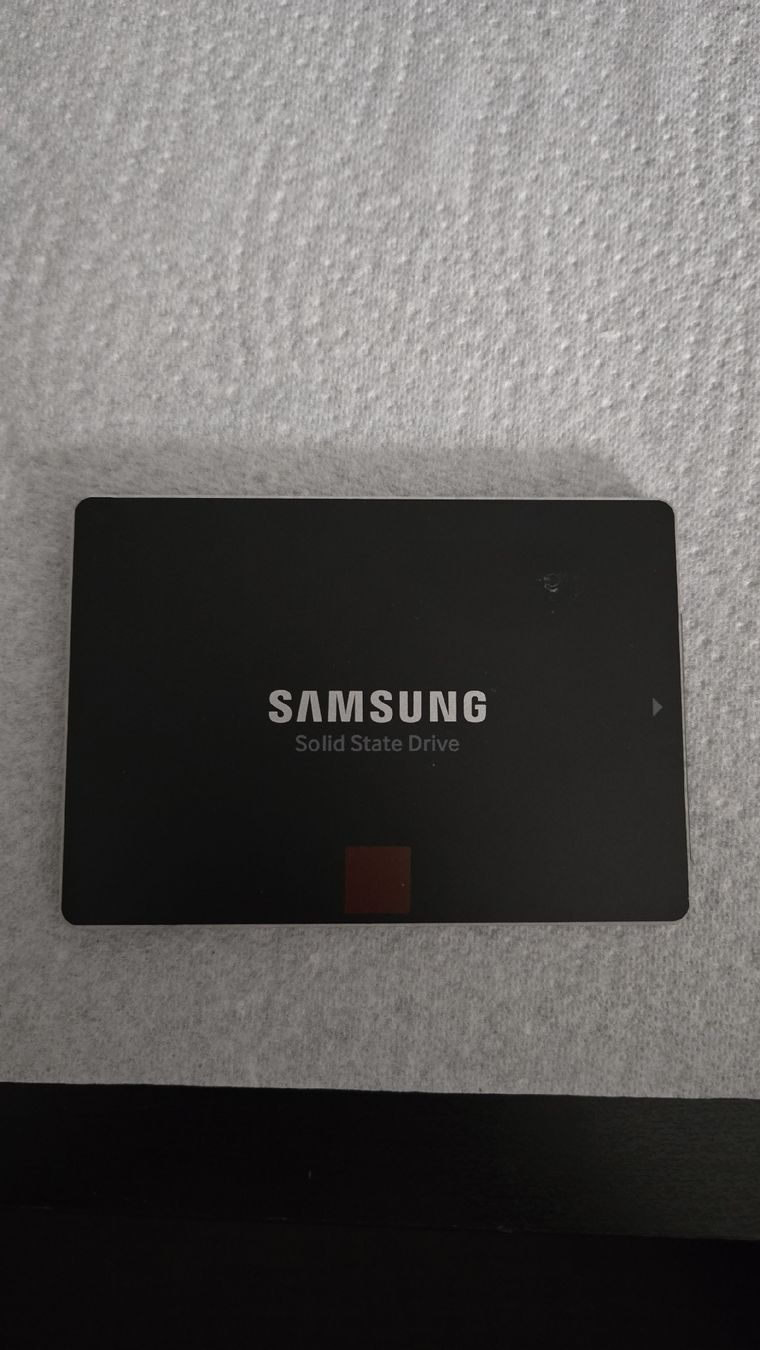 Samsung Dischi rigidi: Samsung SSD 256gb ab 1.Fr – Usato da Kloten venduto da Cyrill_King