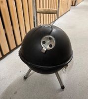 Kleiner Holzkohle-Kugelgrill