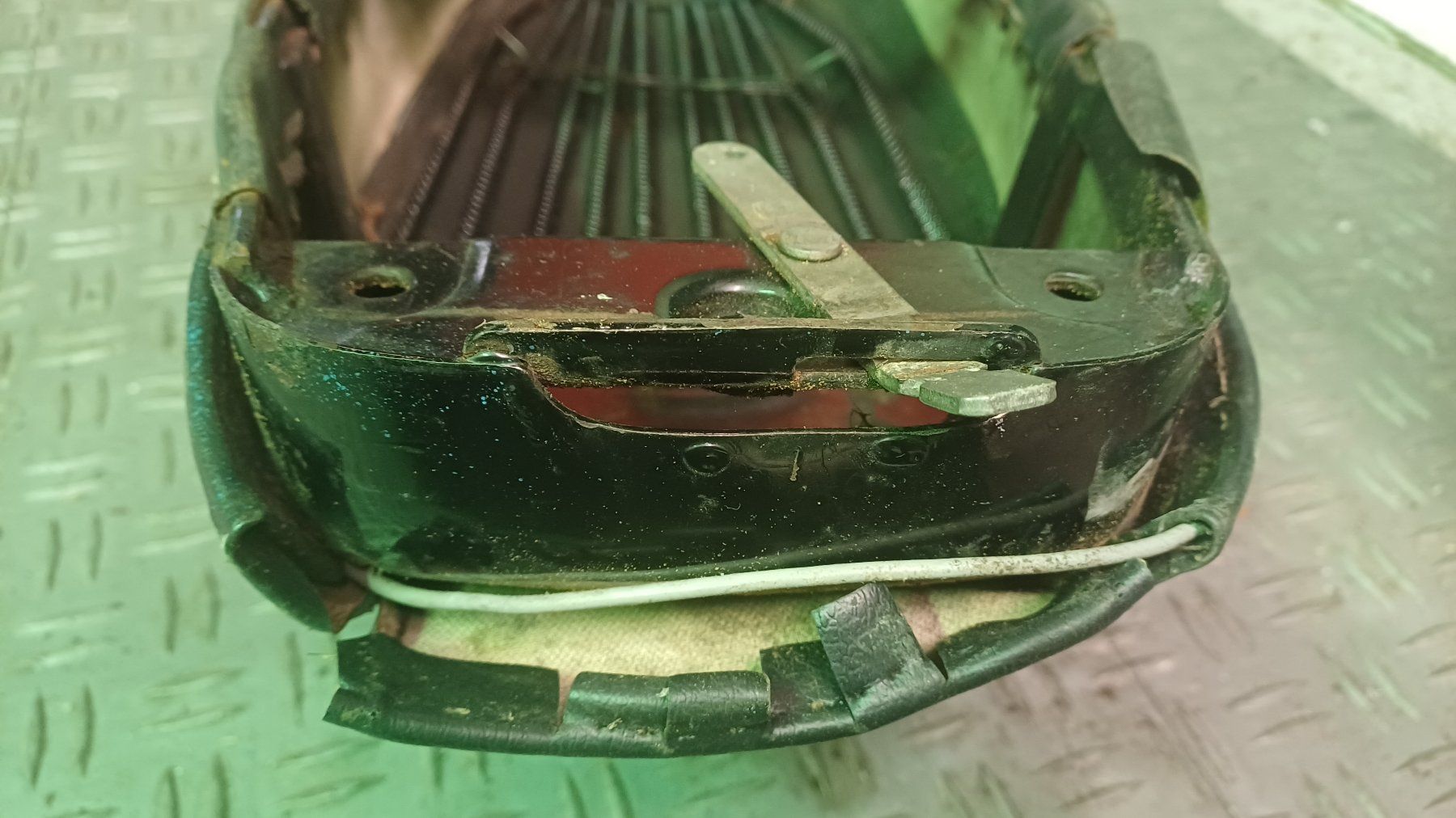 Vespa Tutti pezzi di ricambio per scooter: Chassis selle original Piaggio Vespa 50 Special – Usato da Le Lignon venduto da ghet 6