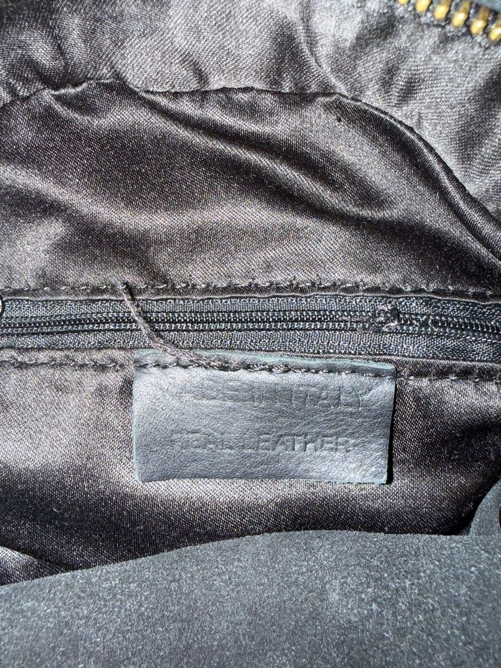 Taschen für Damen: Sac à main cuir noir,  bandoulière interchangeable – Gebraucht aus Prez-vers-Siviriez von mar_n29z 2