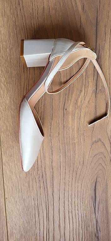 Scarpe da donna: Braurschuhe Elivandon Gr. 35 Ivory – Usato da goldingen venduto da Arniej 1