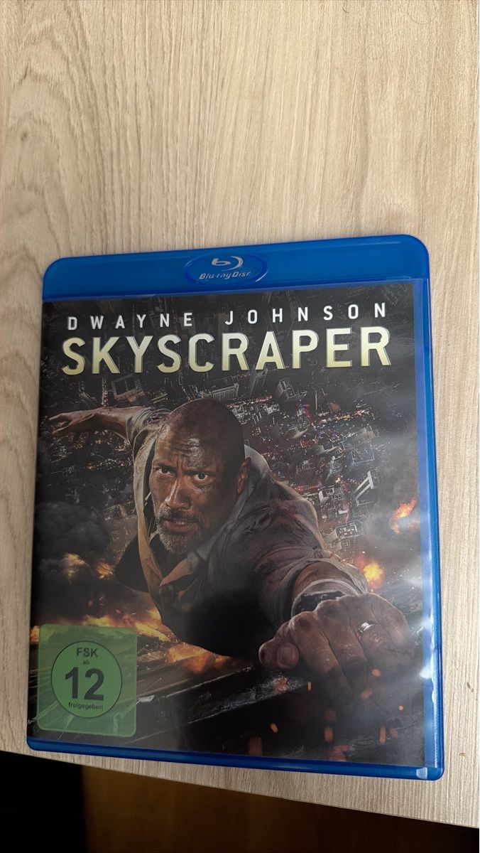 Tutti i DVDs: Blu-ray Skyscraper mit Dwayne Johnson - Top Zustand! – Nuovo (secondo la descrizione) da Rickenbach SO venduto da martink79