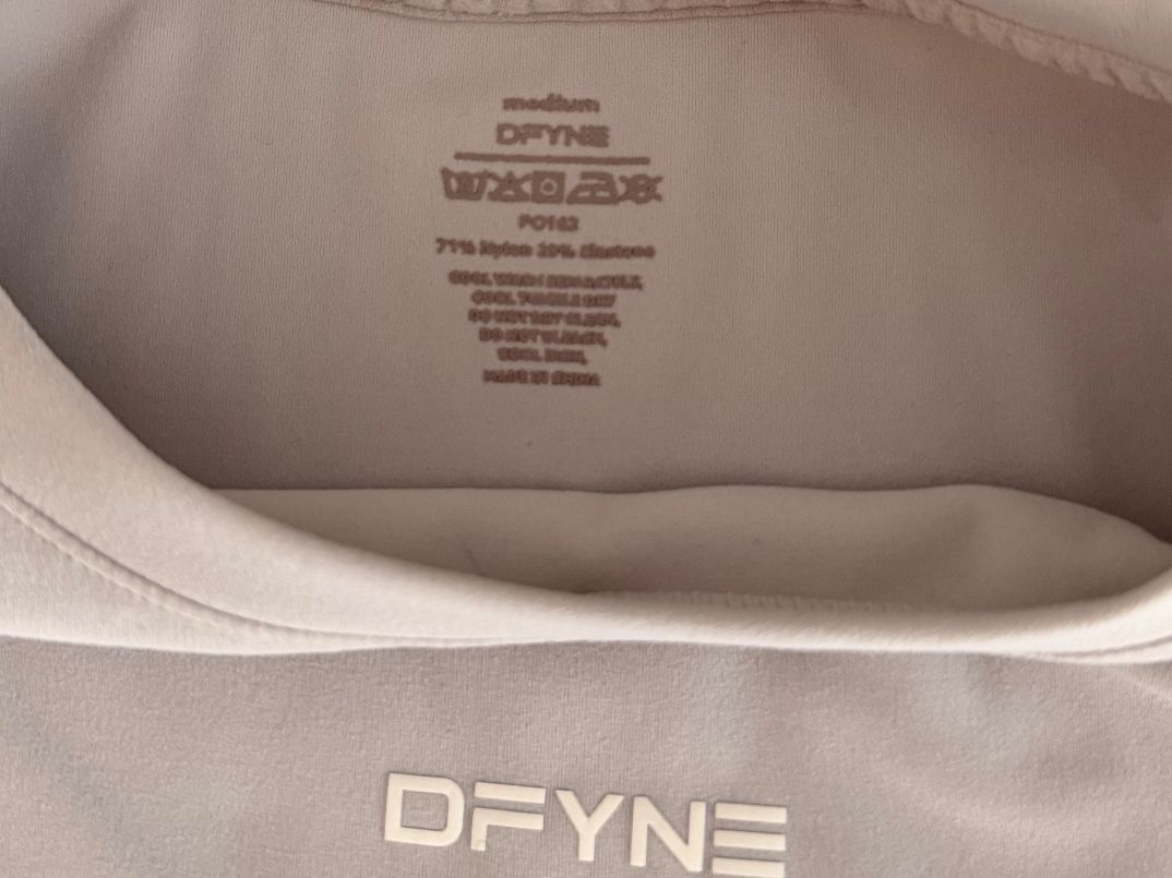 DFYNE Top: DFYNE Impact Short Sleeve Top – Usato da Wangen ZH venduto da sha_5flw 2