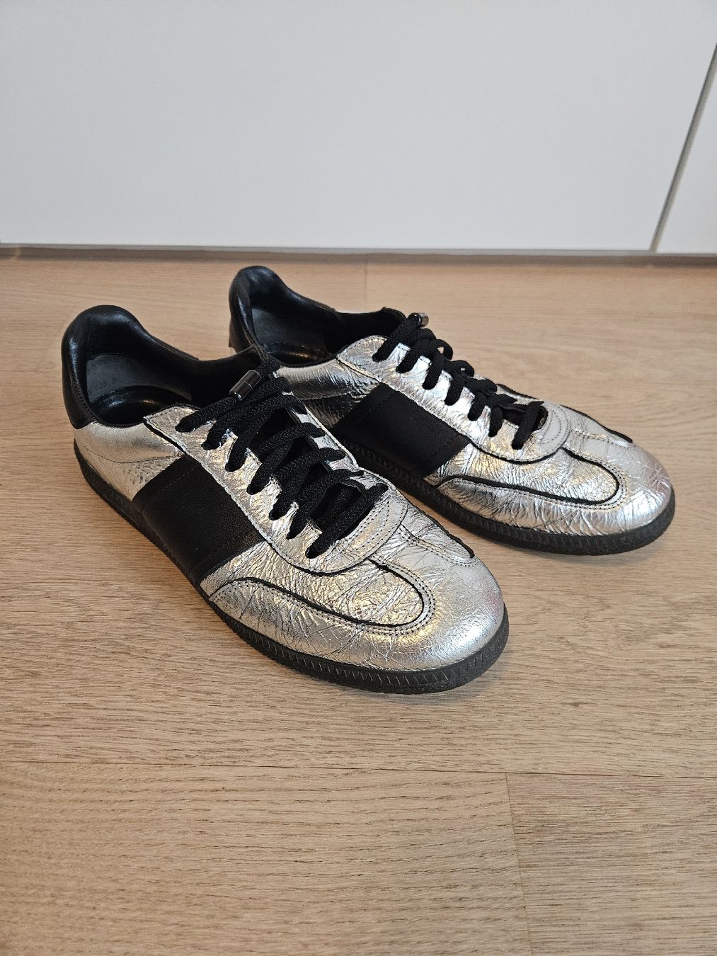 Kennel + Schmenger Damenschuhe: Kennel & Schmenger Sneaker, Silber/Schwarz, Gr. 38,5 – Gebraucht aus Regensdorf von bus_dn2t