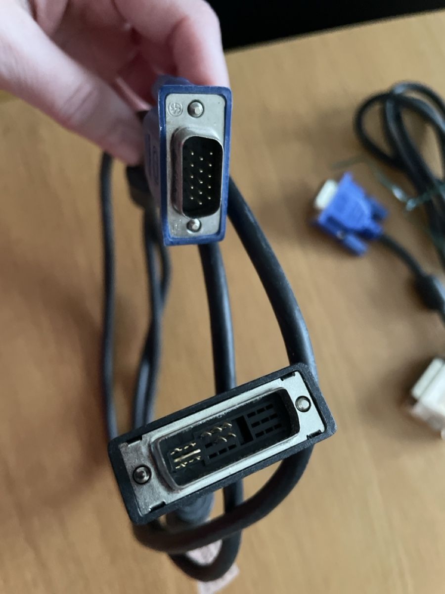 Cavi: VGA Kabel, Monitorkabel, PC Kabel – Usato da Zürich venduto da spo_zxm7 6