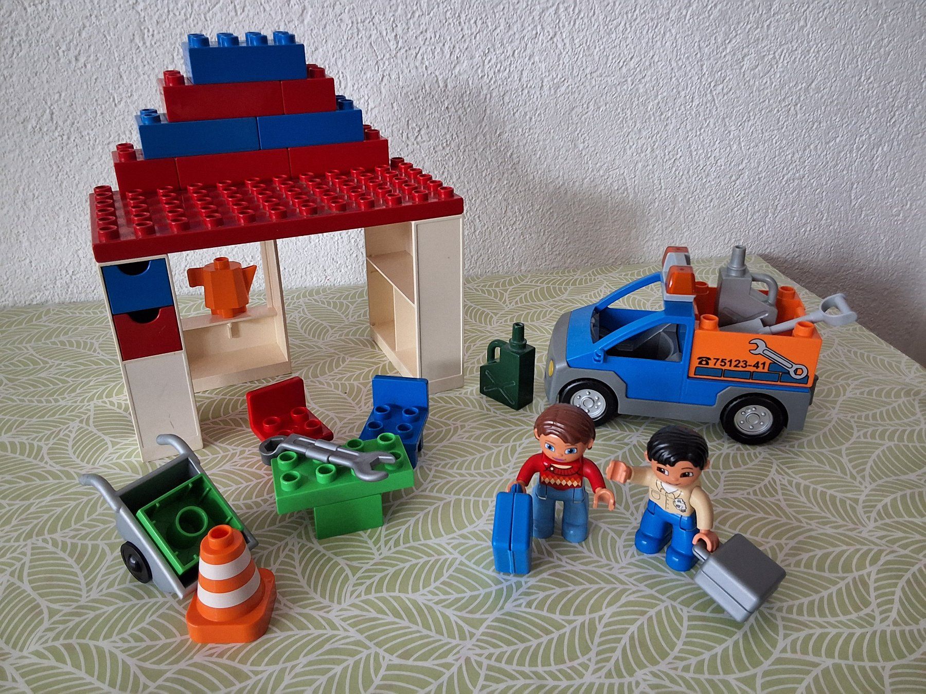 Lego Giocattoli: Lego Duplo ein Mann / Frau Garage – Usato da Liebefeld venduto da moony4blue 1