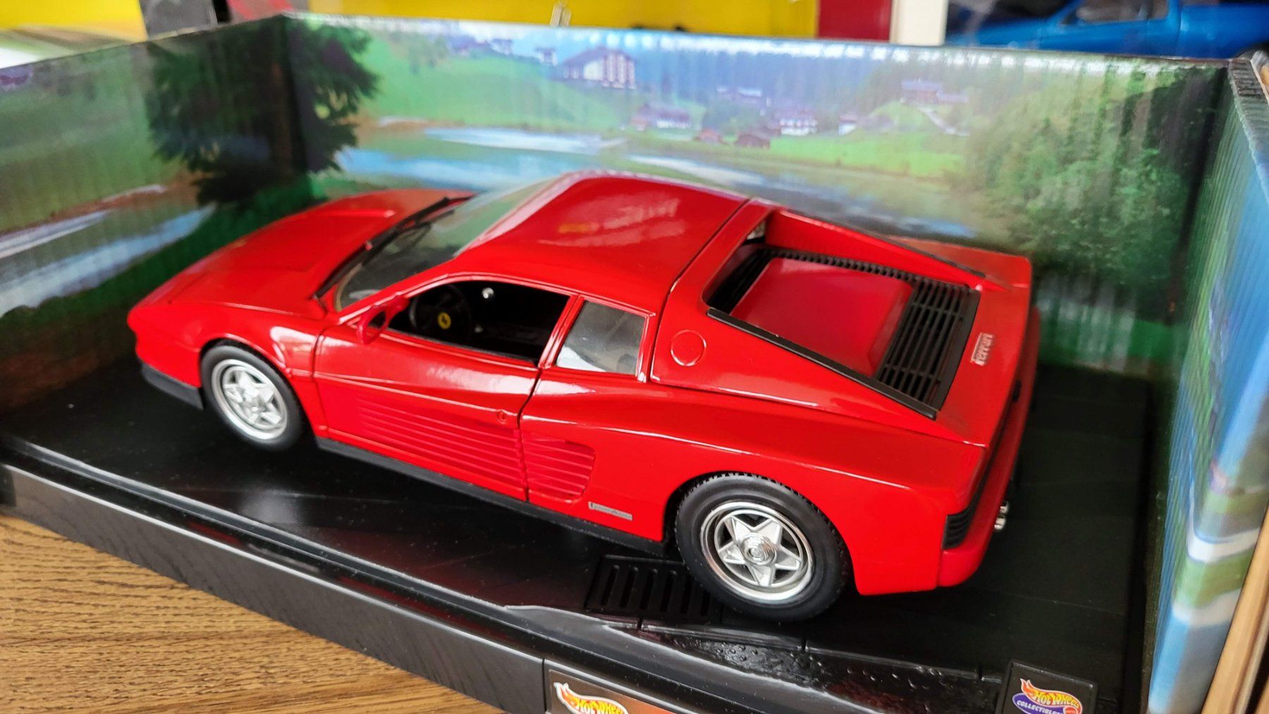 Hot Wheels Modellini d'auto: Ferrari Testarossa 1984 1:18 HotWheels – Usato da Rothrist venduto da Juana5 2