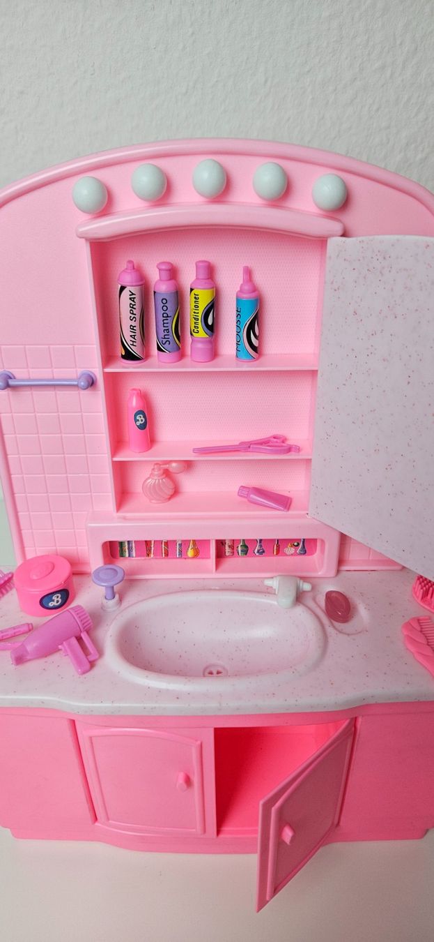 Barbie Case e mobili per bambole: Barbie Vintage Badezimmer 1993 – Usato da Dättwil AG venduto da son_x2fq 7
