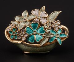 Vintage Brosche Blumenkorb; türkis und grün bemalt