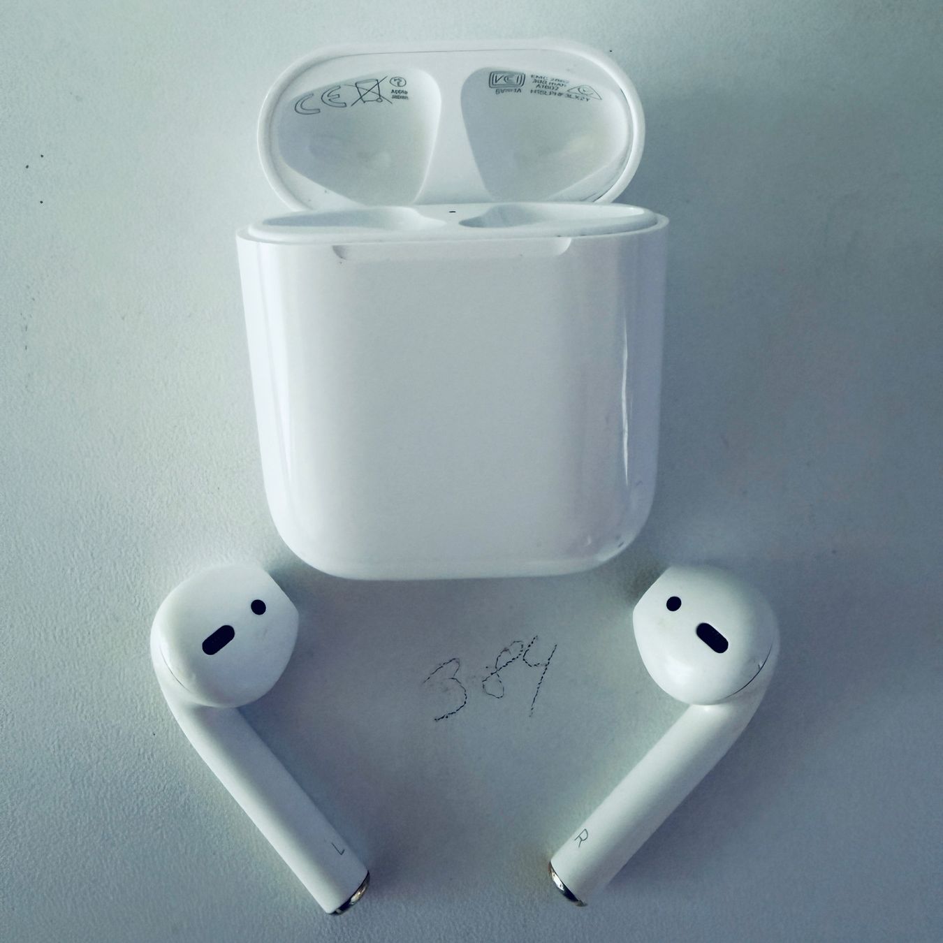 Apple Cuffie: Original Apple AirPods 2 Gen. Wireless Kopfhörer & Case – Usato da Basel venduto da MY.AIRPODS.SHOP 1