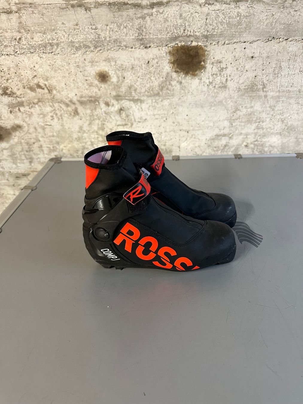 Rossignol Scarpe per ragazzi: Rossignol Kinder Langlauf Schuhe Gr. 35 – Usato da Emmenbrücke venduto da karkarkar