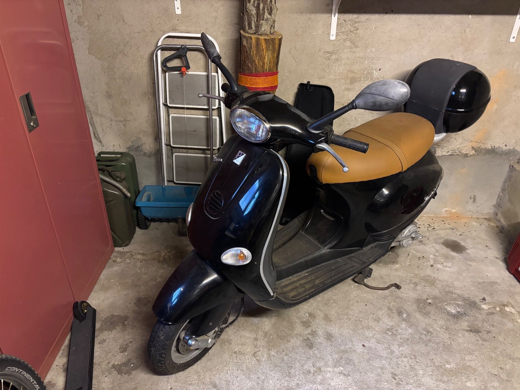 Vespa Scooters: Piaggio Vespa 50 ET4, schwarz – Gebraucht aus Feldbrunnen von Deacon0