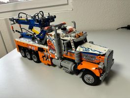 Lego :Heavy- duty Tow Truck #42128