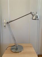 flexibel verstellbare Schreibtischlampe - silber - wie neu