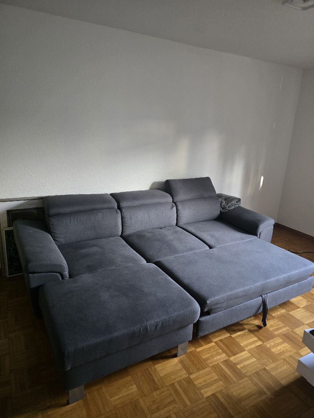 Divani: Ecksofa dunkelgrau mit Bettfunktion, top Zustand! – Usato da Würenlos venduto da aro_r929 2