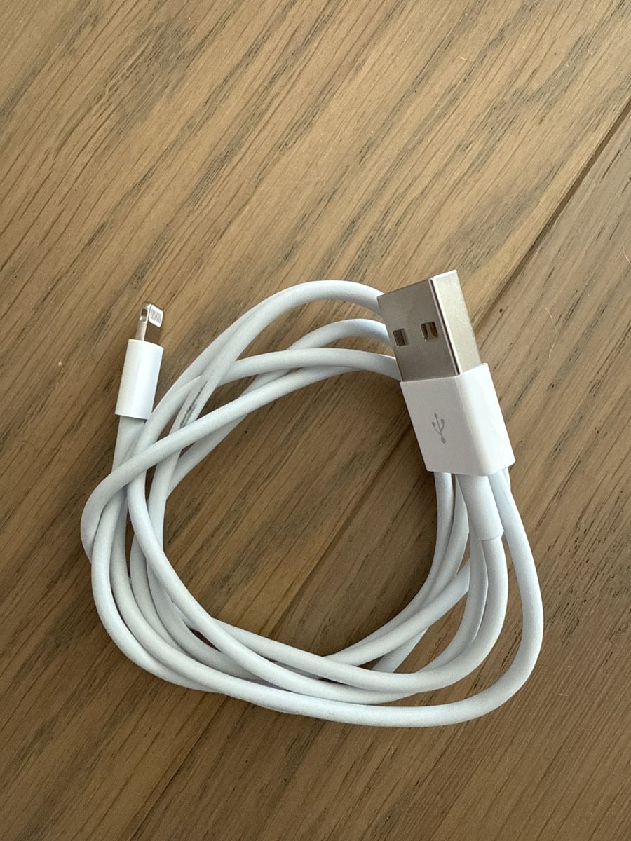 Apple Cavi: iPhone cables - 3 units lightning/USB and USBC + adapter – Nuovo (secondo la descrizione) da Zürich venduto da pat_zbj7 2