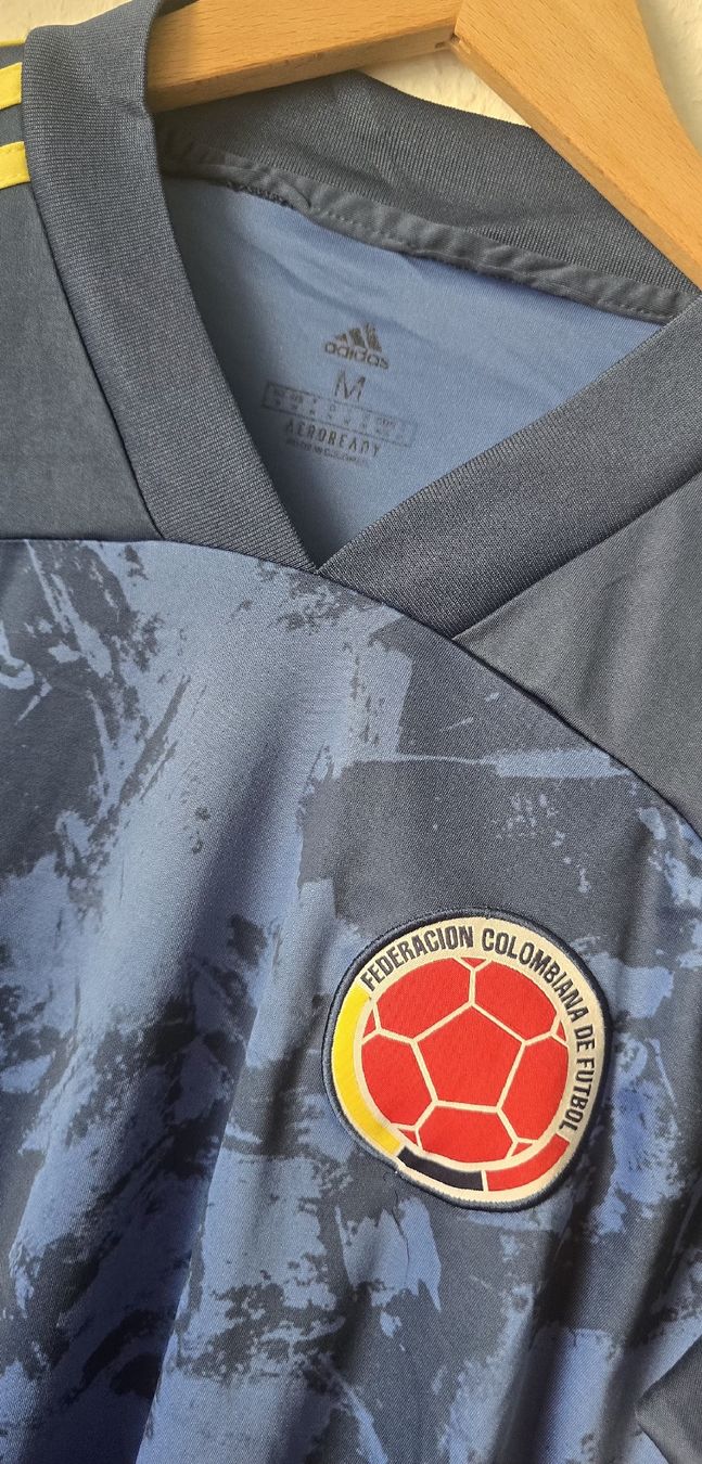 Adidas Leibchen & Hosen: Maillot Adidas Colombie 2020 taille M – Gebraucht aus Genève von MariaS2 2
