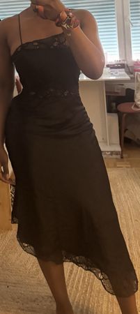 Robe satin noire 