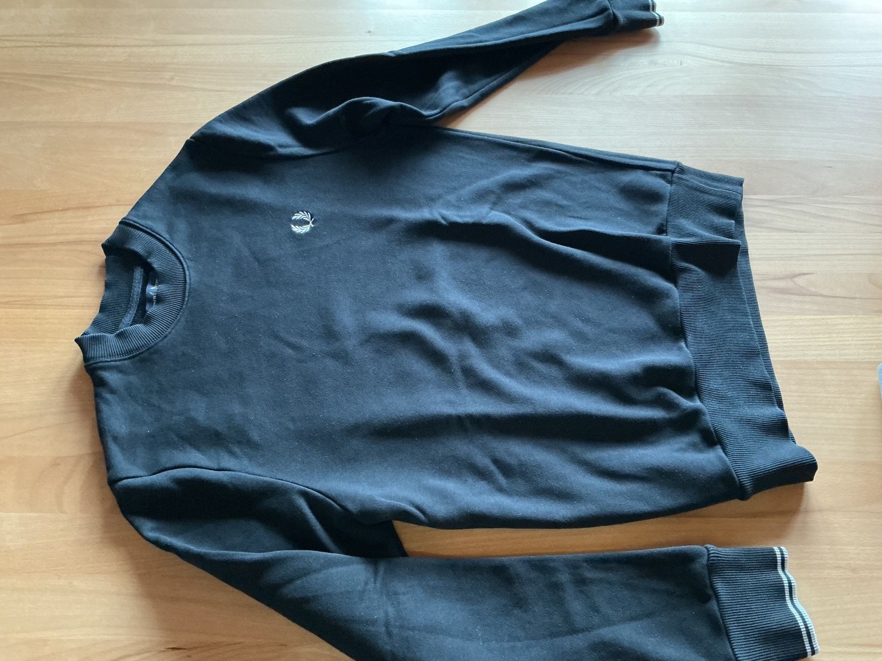 Pullover & Sweatshirts: Pullover Schwarz, Gr. S, Fred Perry – Gebraucht aus Schinznach Dorf von Balz1968