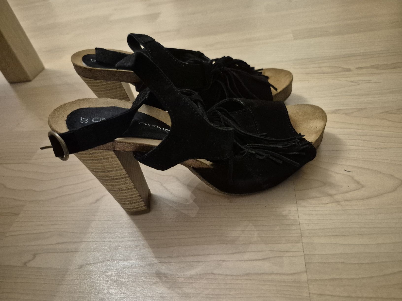 Damenschuhe: Pumps / one of akind  grösse 37 – Gebraucht aus Schöfflisdorf von kin_2dp9 1
