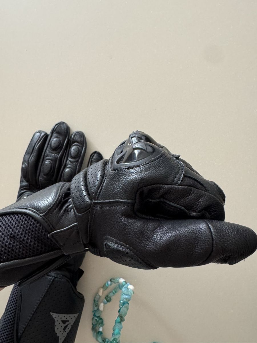 Dainese Handschuhe & Handstulpen: Motorradhandschuhe Dainese – Gebraucht aus Galgenen von rpoto 2