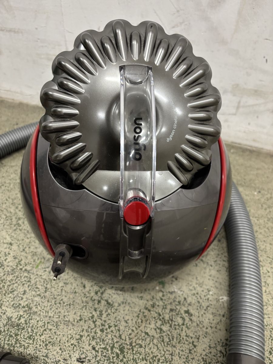 Dyson Staubsauger & Zubehör: Dyson Staubsauger – Gebraucht aus Zug von Deks 2