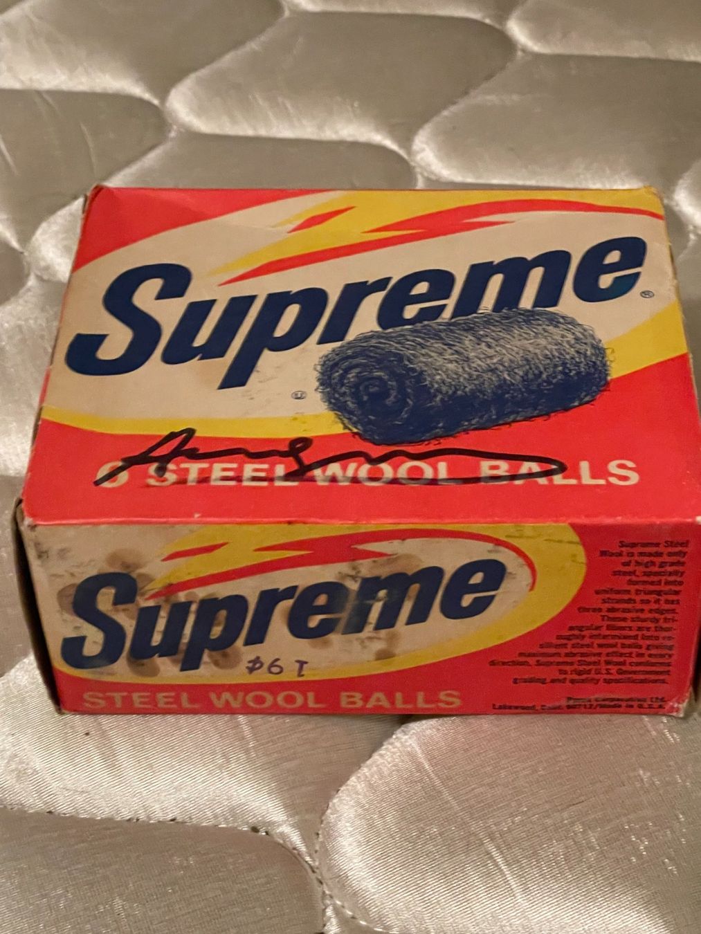 Autografi: Andy Warhol SUPREME Box handsigniert – Usato da Hünenberg See venduto da MDEEP 3