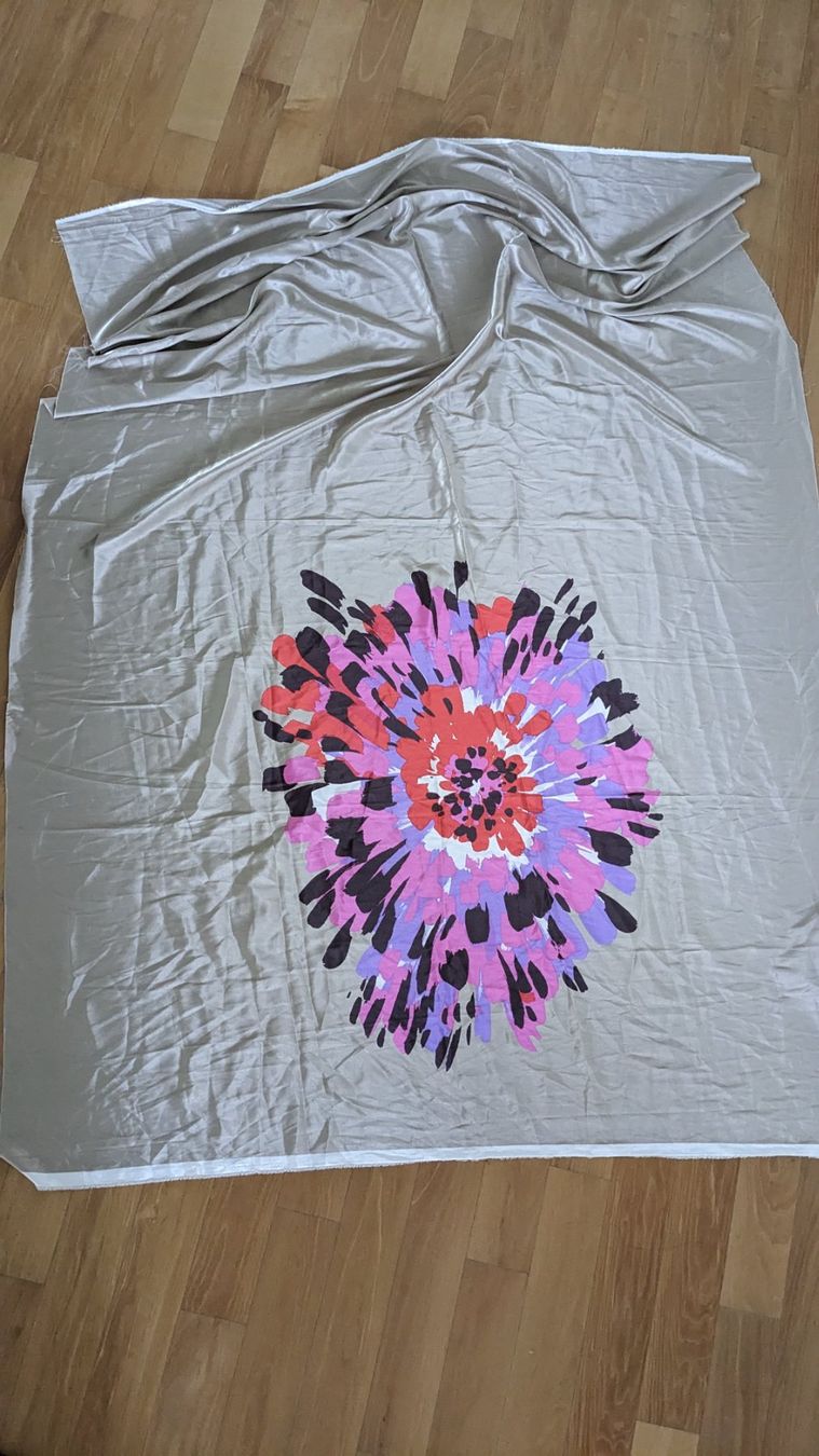 Stoffe: Stoff. Stretchsatin. – Neu und originalverpackt aus Winterthur von losa_p966 1