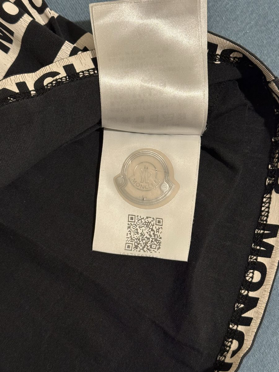 Moncler T-shirt: T-shirt Moncler – Usato da Châtel-St-Denis venduto da Montclair_Swiss 3