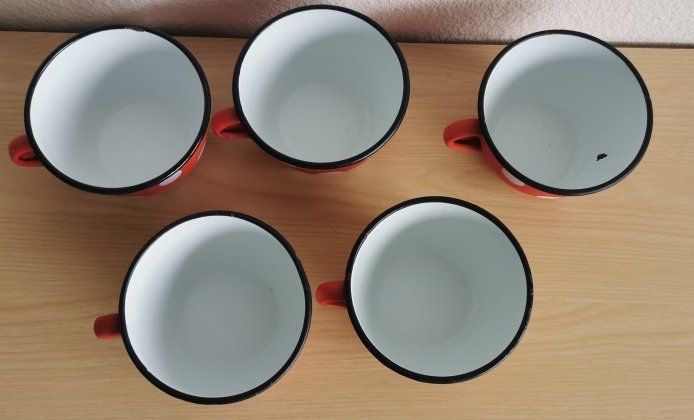 P&P CHEF Emaille-Becher Set – 2 Tassen (rot & Schwarz), Je 350 Ml, Robust Für Outdoor & Alltag
