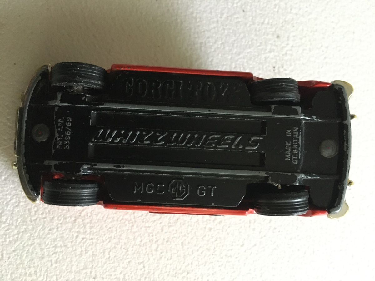 Corgi Toys Voitures modèles: Corgi MGC GT – D'occasion à Grellingen par Toyhamster 4