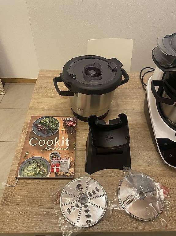 Elettrodomestici da cucina: Bosch Cookit Premium Set Weiss Top Zustand – Usato da Solothurn venduto da nev_7qmh 3