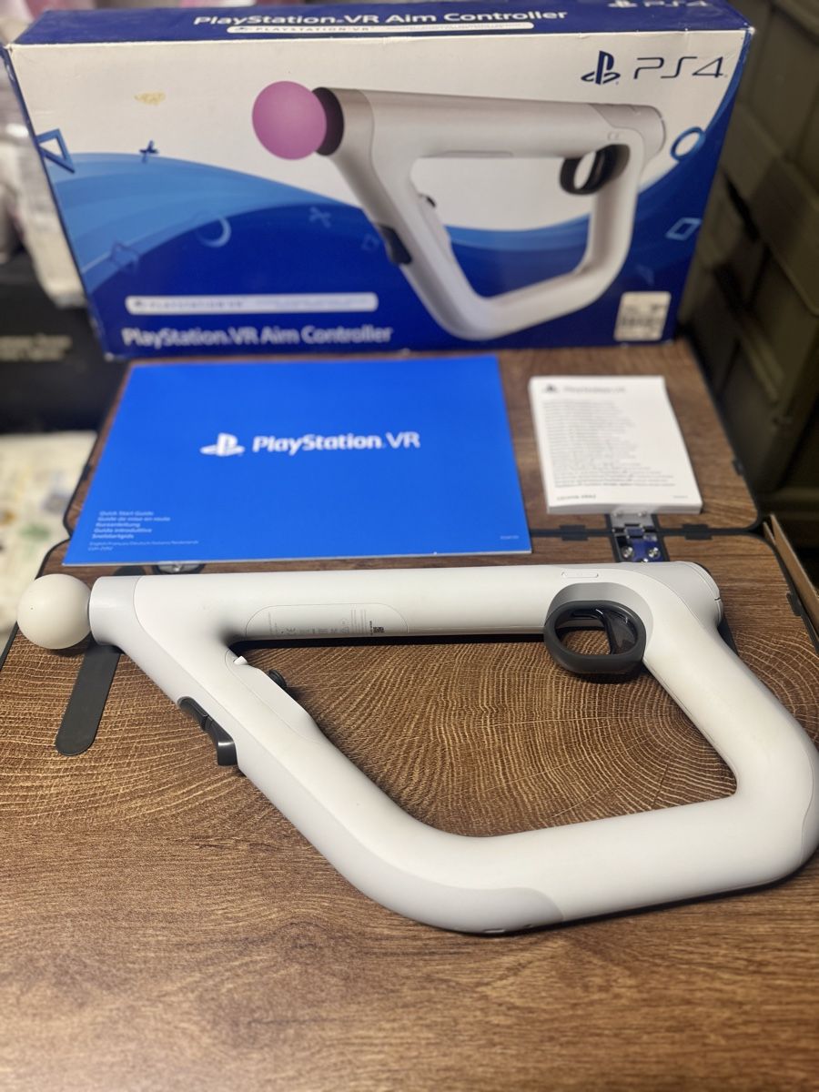 Jeux: PACK Casque VR / VR AIM CONTROLLER / MOVE MOTION VR  – D'occasion à Saicourt par ryangva 1