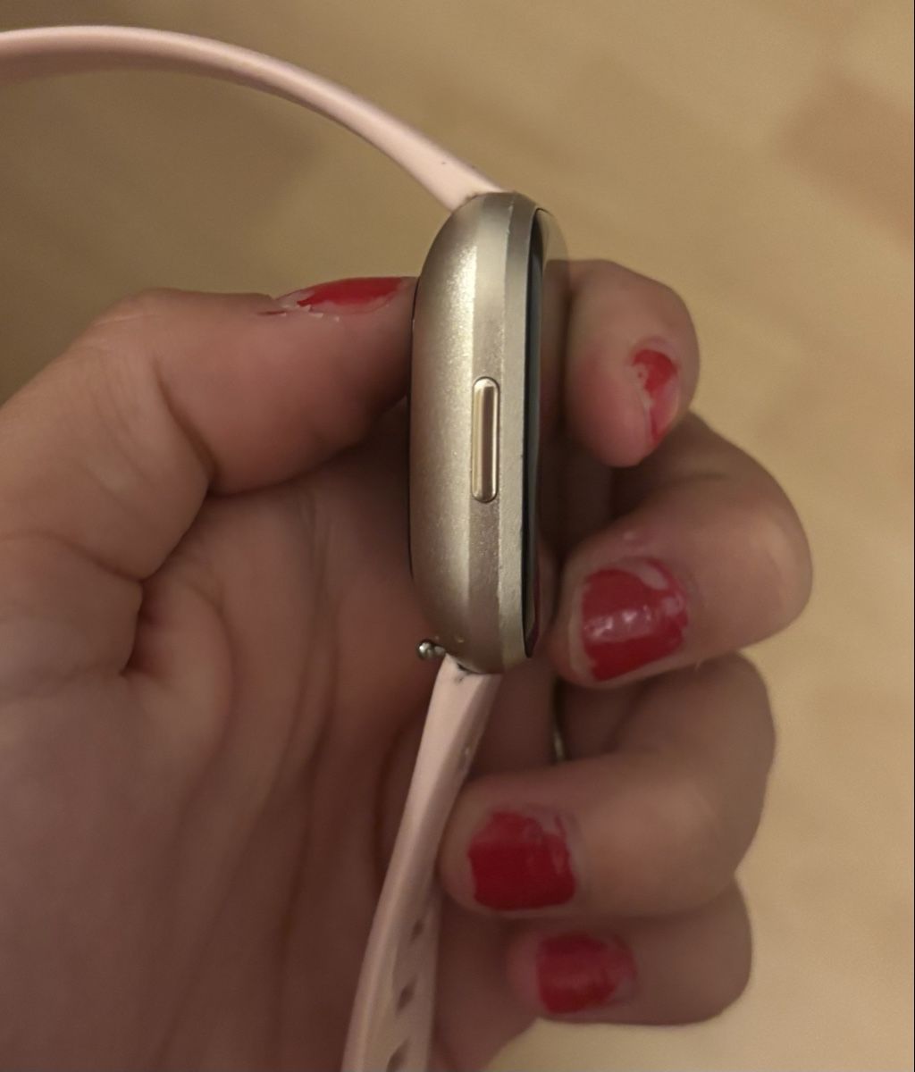 Fitbit Montres: Versa 2 à vendre rose gold – Neuf (Voir description) à Sonceboz-Sombeval par Luna_p1414 2